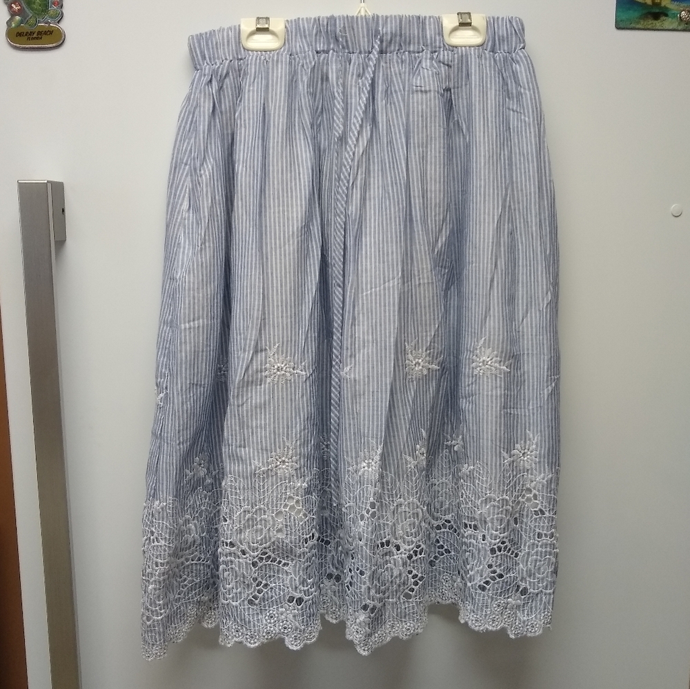NWT We Love Fashion Blue and White Stripes Floral Skirt - Size M - Picture 4 of 11